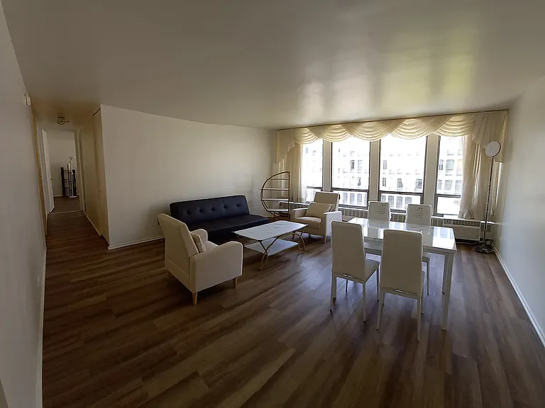 1450 E 55th Pl #717S — Photo 2