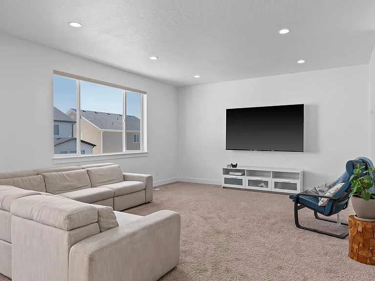 2156 N Wallflower Dr — Photo 9