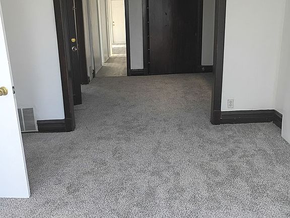 4th image of 5026 W Fulton St