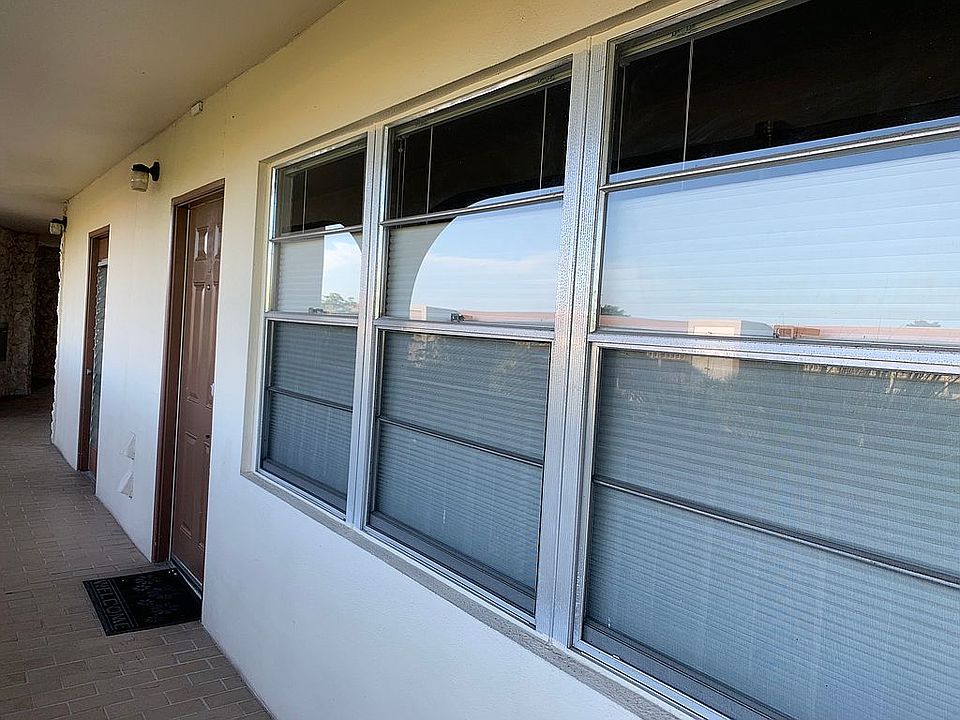 Front entrance 4th floor 