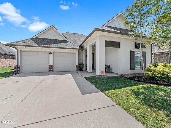 3rd image of 108 Olivewood Dr
