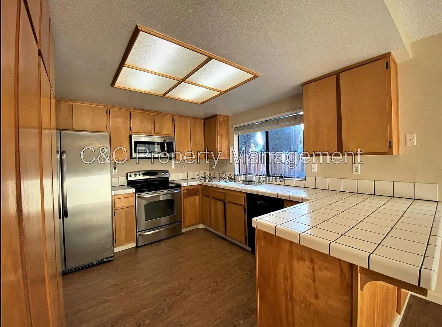 4 bed, 3.0 bath, 1790 sqft, $4,500 — Photo 3