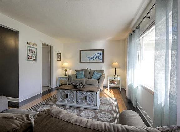 5th image of 11314 Spruce Ave