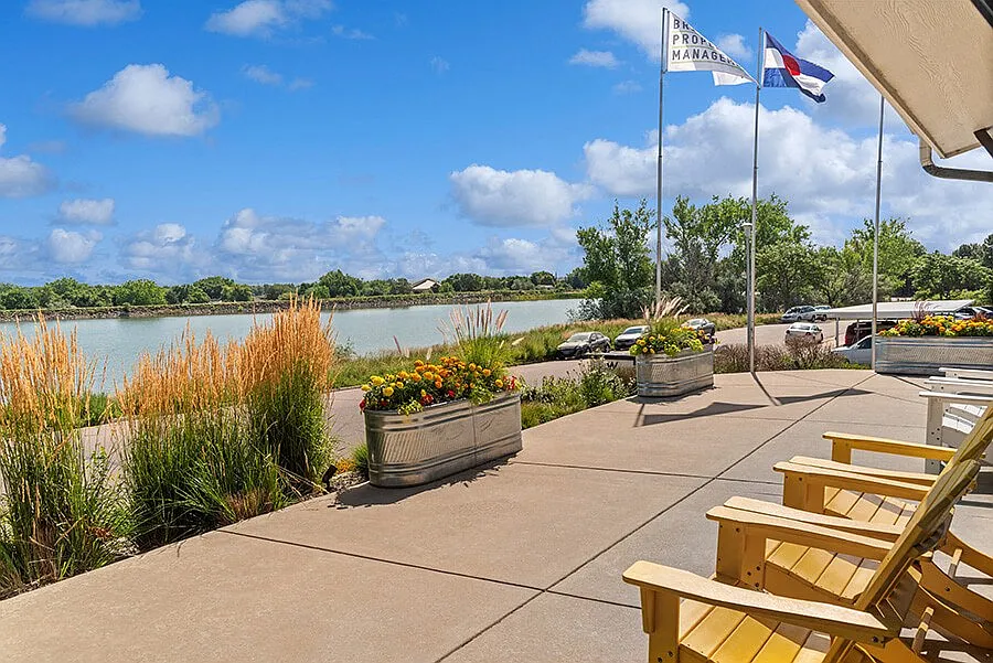 Waterfront — Photo 2