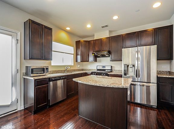 5th image of 3107 Coral Ln