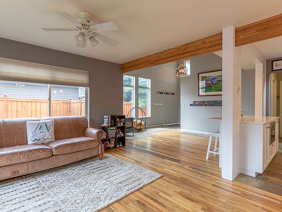 4th image of 70 Macleod Dr