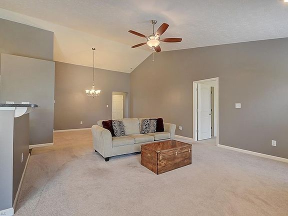 4th image of 15236 High Timber Ln