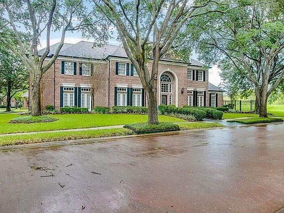 2nd image of 3427 Clearwater Ct