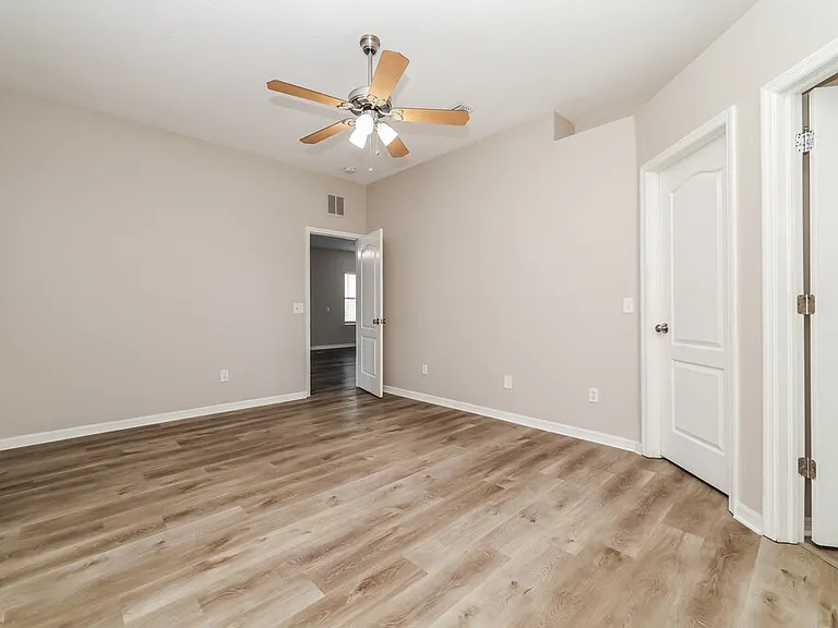 13417 Silvercreek Dr — Photo 10