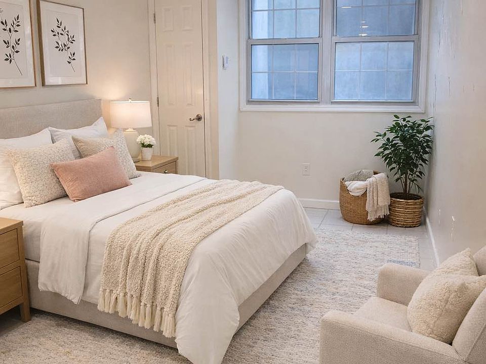 2nd image of 2552 33rd St APT 1
