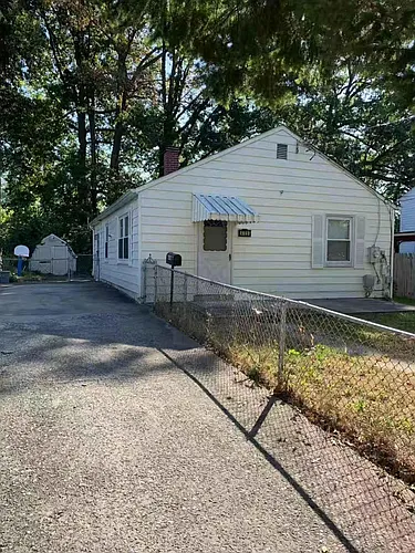 409 N Horners Ln Photo 1