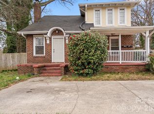 322 Salisbury Rd, Statesville, NC 28677