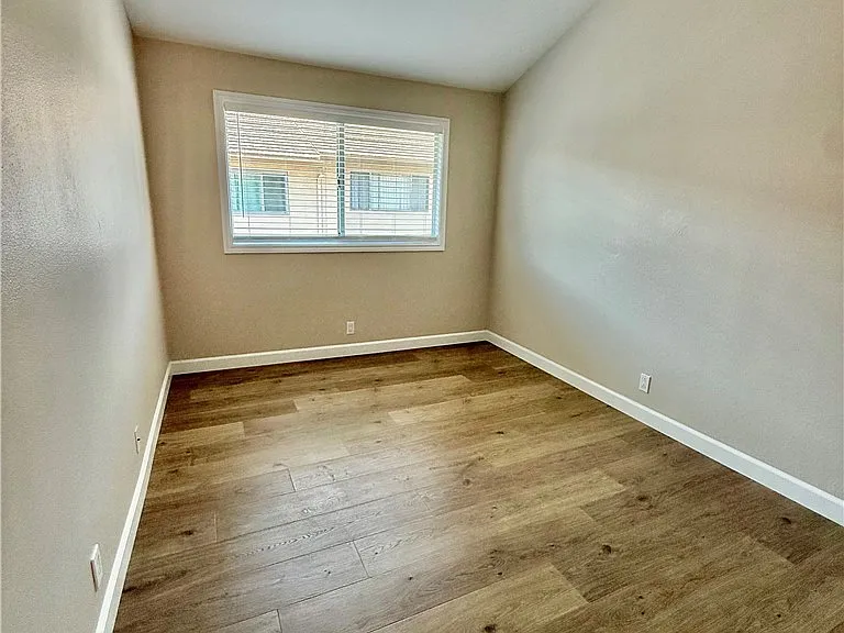 1715 N Gilbert St — Photo 12