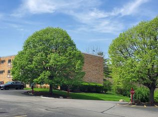 1852 Sunset Ave APT 98, Cincinnati, OH 45238