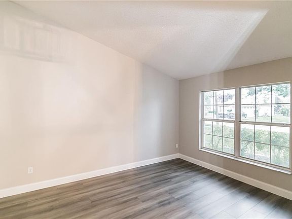 4th image of 213 Soldiers Creek Pl