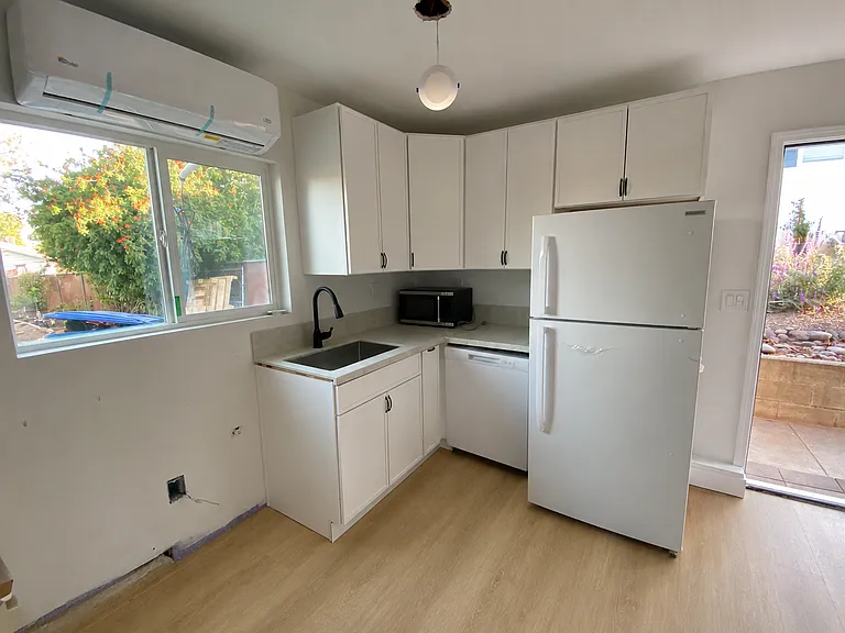1121 W 12th Ave W — Photo 5