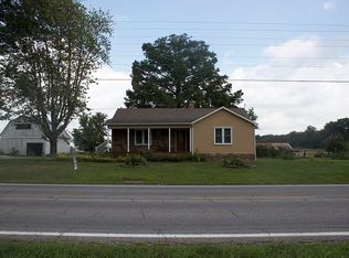 972 W Robinson St, Wayne City, IL 62895