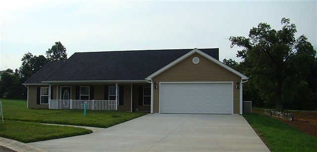 1st image of 102 N Trey Ct