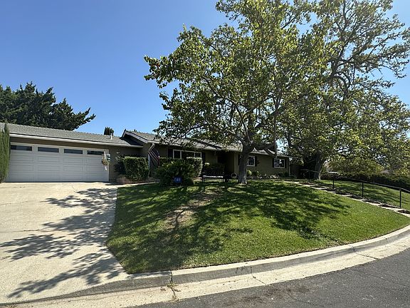 3rd image of 494 Scandia Dr