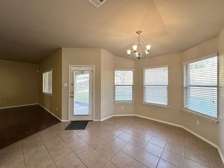 6806 Modesto Rd — Photo 12