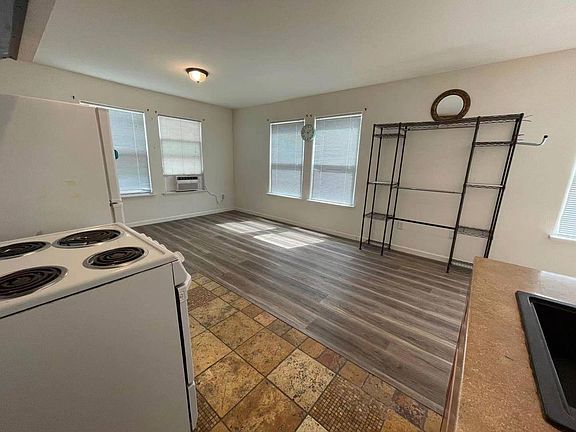 2nd image of 1655 Court Dr #5