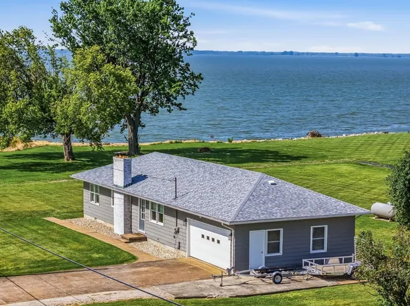 1982 Fulton St, Port Clinton, OH 43452