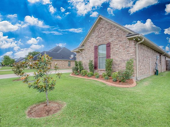 4th image of 611 Manassas Cir