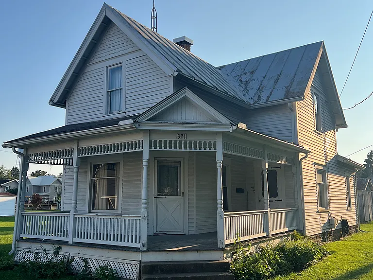 321 Grant St — Photo 1