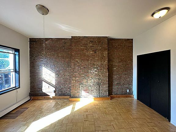 3rd image of 249 Columbia St #2
