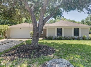 103 Dogwood Dr, Gulfport, MS 39507