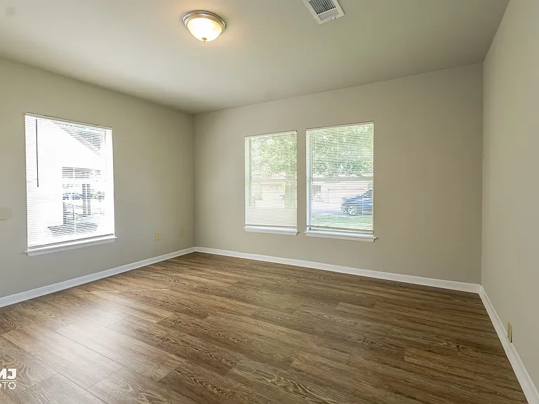 3140 Boyd Ave — Photo 5