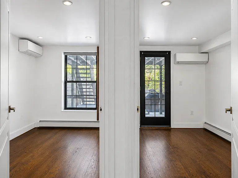 12 Roosevelt Pl #1 — Photo 4