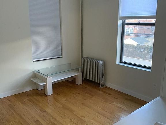 5th image of 3036 14th St Ste 2
