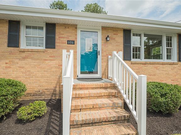 5th image of 606 Old Town Dr