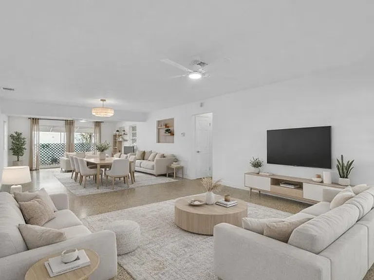 702 Sunset Dr — Photo 2