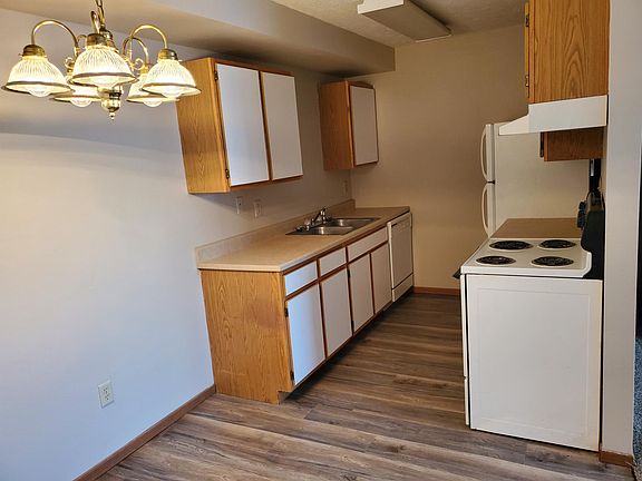 2nd image of 663 Faidley Ct #10
