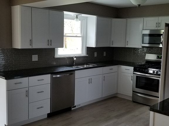 5th image of 3879 Daytona Dr