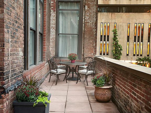 2nd image of 150 Nassau St APT 2D
