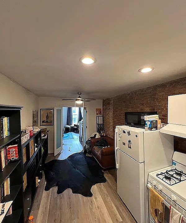 1st image of 158 5th Ave APT 4R