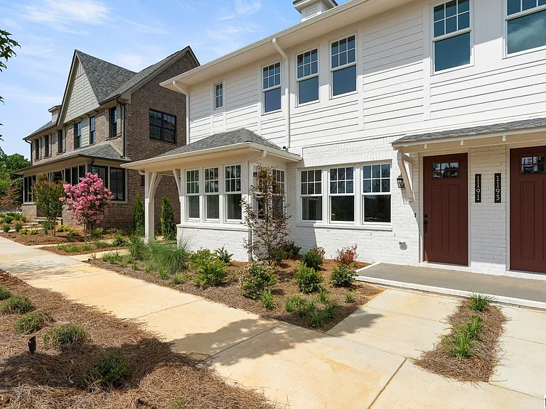 1191 Windsor Dr — Photo 1