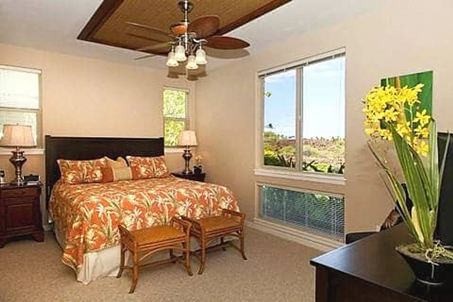 3 bed, 2.0 bath, 1302 sqft, $7,105 — Photo 4