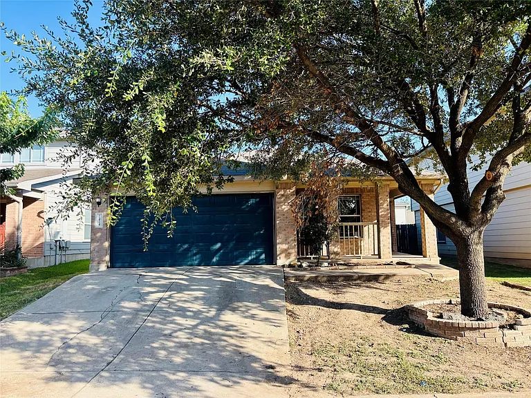 7424 Cayenne Ln — Photo 2