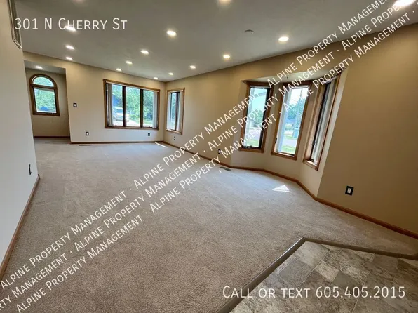 301 N Cherry St, Lennox, SD 57039