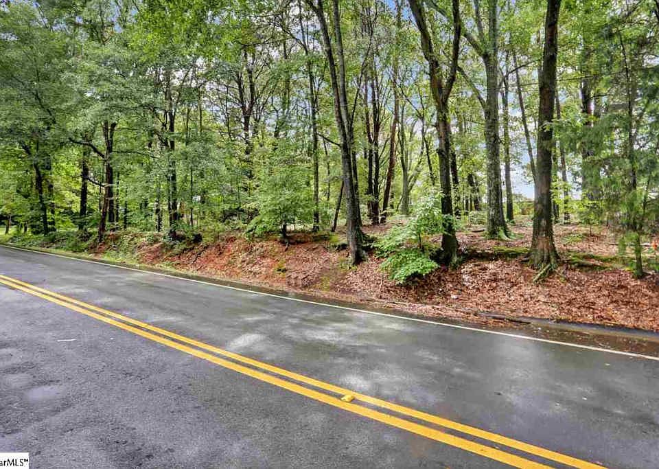 2nd image of 216 Plantation Rd