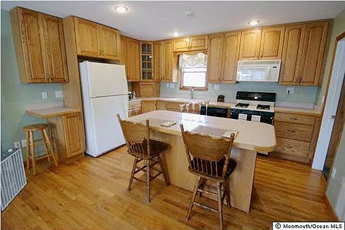1st image of 7 Saint Lawrence Ave