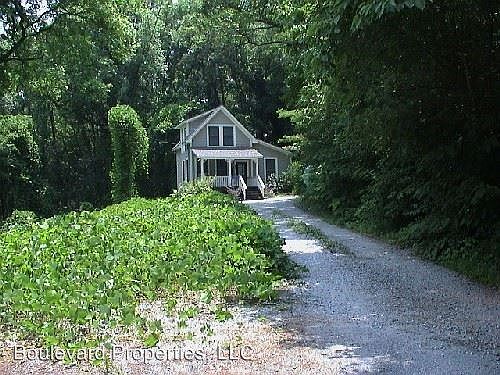 2nd image of 195 Crawford Ave