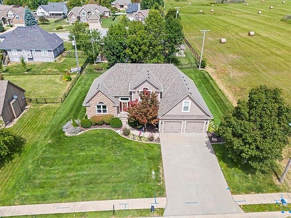 4th image of 2618 Meadowlark Dr