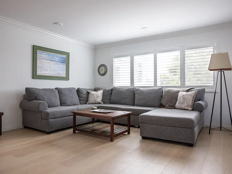 Pull out sofa bed