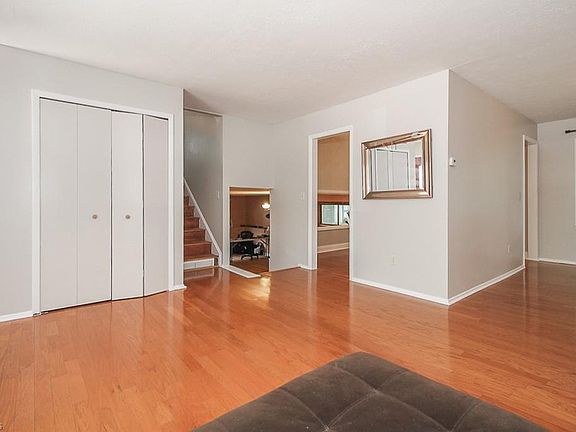 3rd image of 6709 Duneden Ave