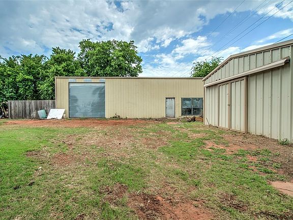 5th image of 614 S Lakehoma Place Dr
